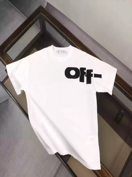 WHITE TYPE GRAPHIC S/S T-SHIRT IN WHITE – OWS041