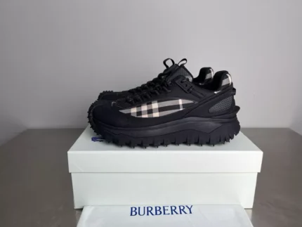 BURBERRY SNEAKERS – BBR049