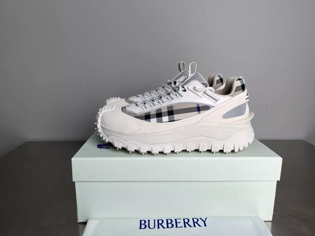 BURBERRY-SNEAKERS-BBR051-1