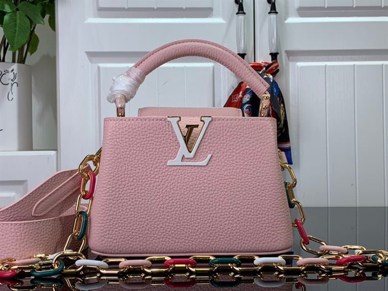 louis-vuitton-capucines-mini-lw106-eiwr8